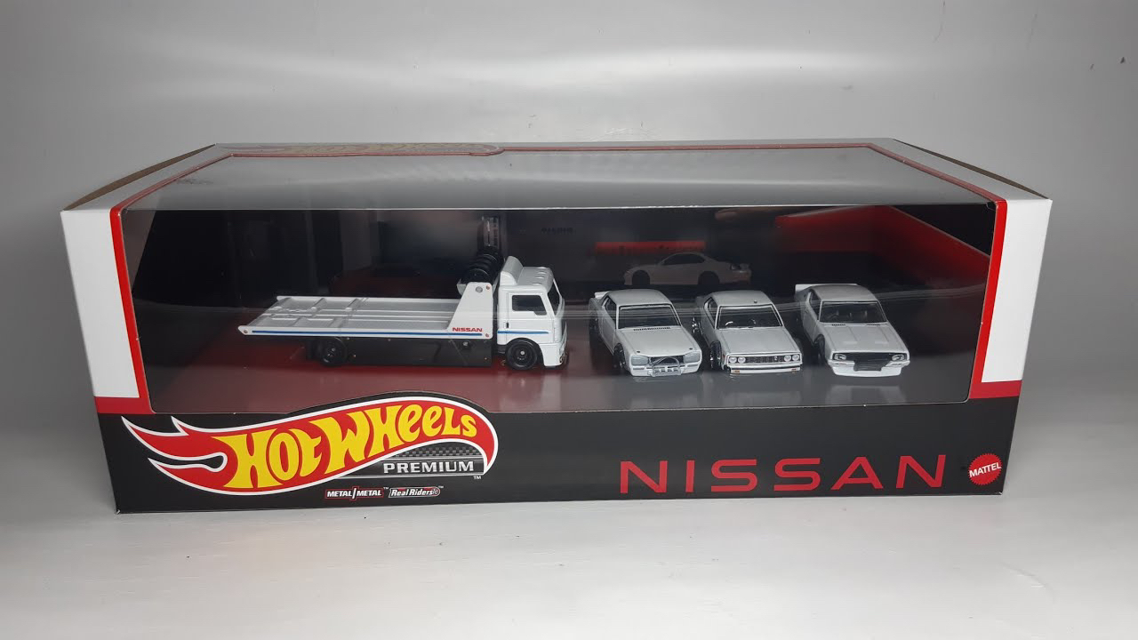 Hot Wheels Premium Nissan Skyline Set