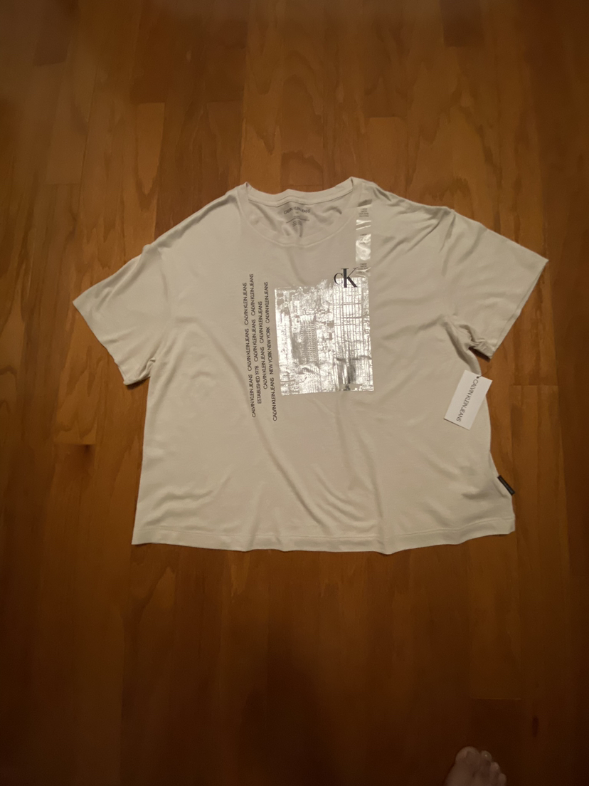 Calvin Klein Women’s Graphic T-shirt size L - photo 3
