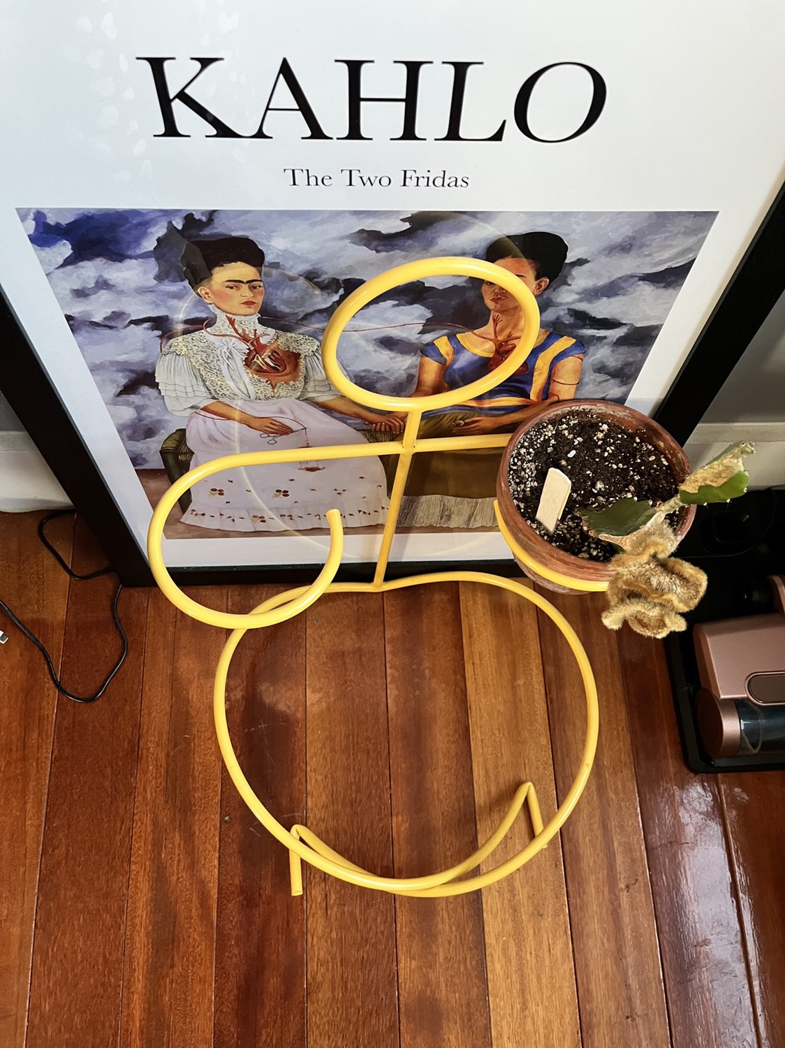 Plant stand - photo 3