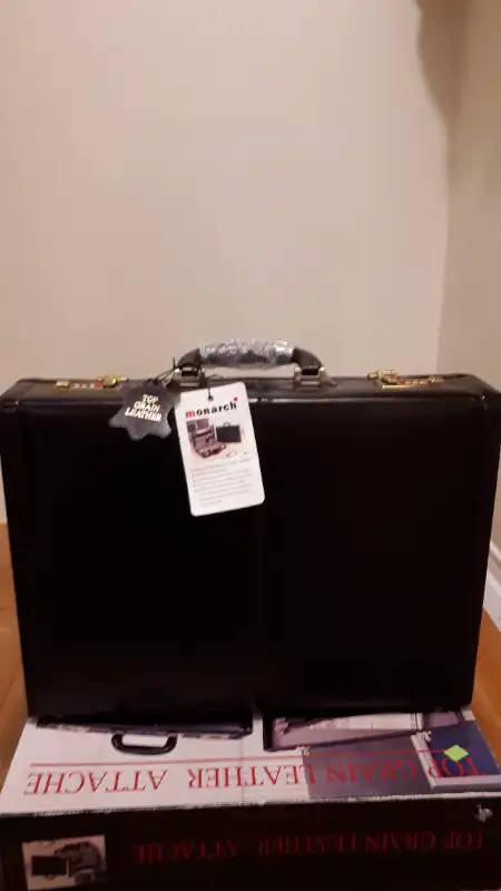 Briefcase - photo 3
