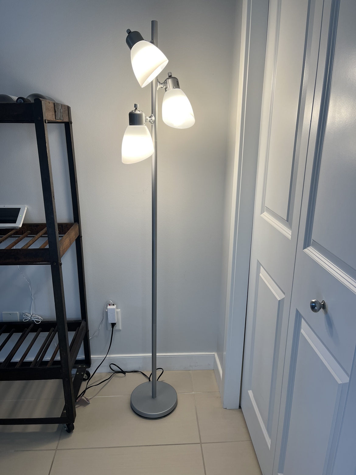 Floor lamp