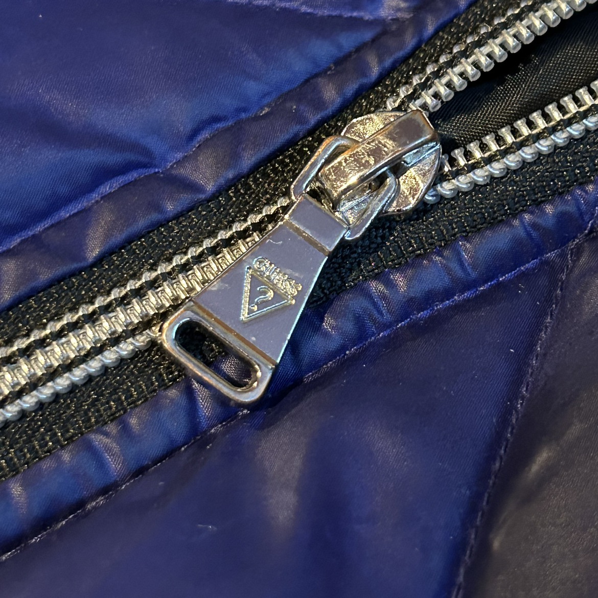 Guess puffer jacket image indicator(2)