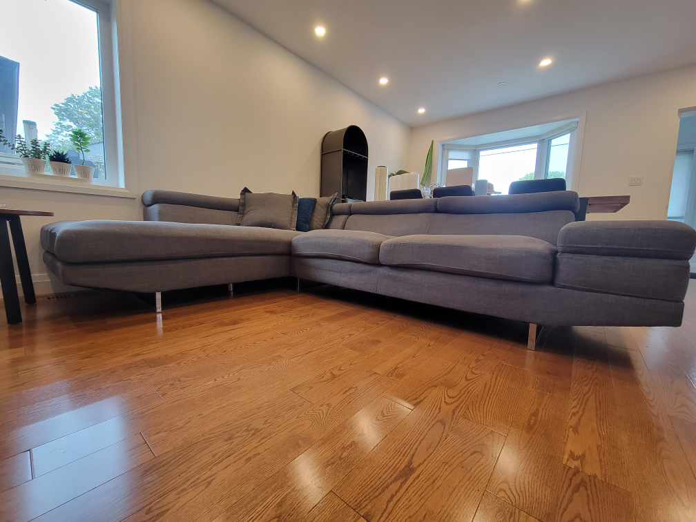 MOVING SALE - Sectional Sofa + 3 Cushions - photo 4