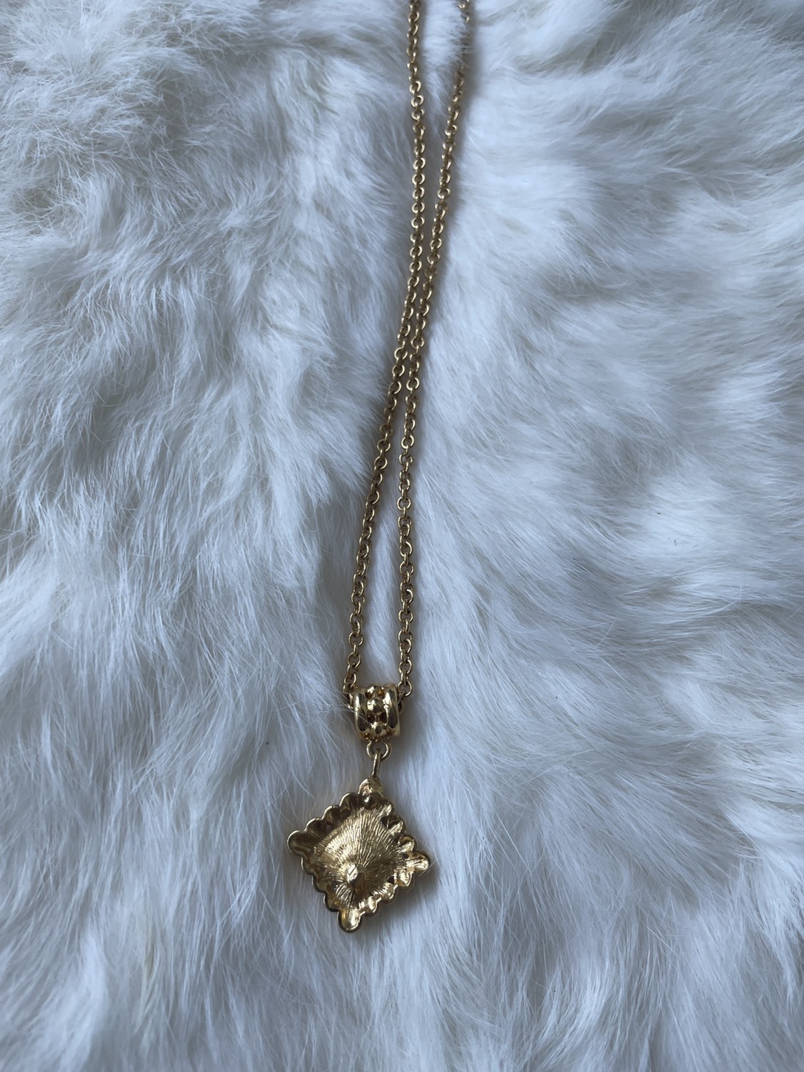 Gold plated purple crystal necklace image indicator(3)