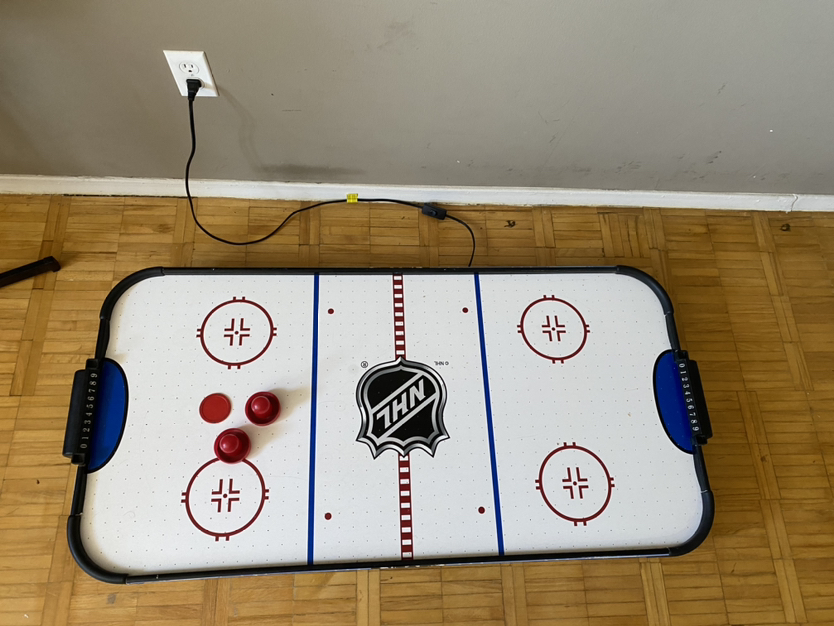 Air hockey table