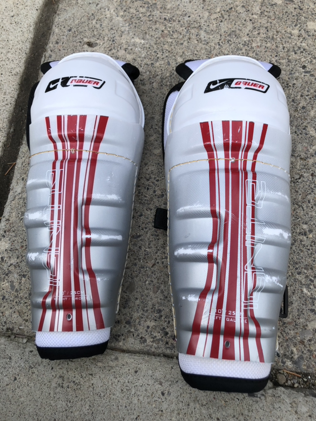 Hockey shin guards - youth size 10”