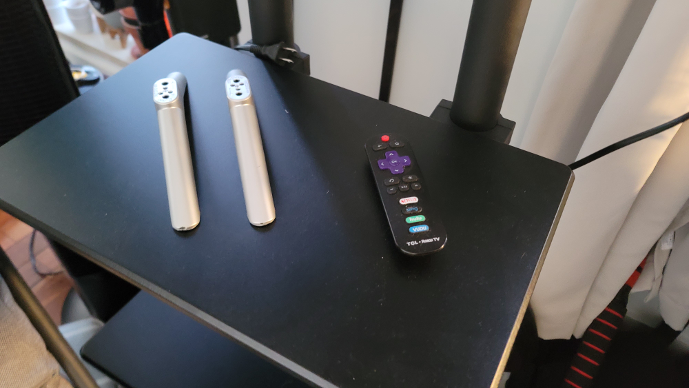 32 inch smart Roku TV with TV stand & Rolling TV stand image indicator(6)