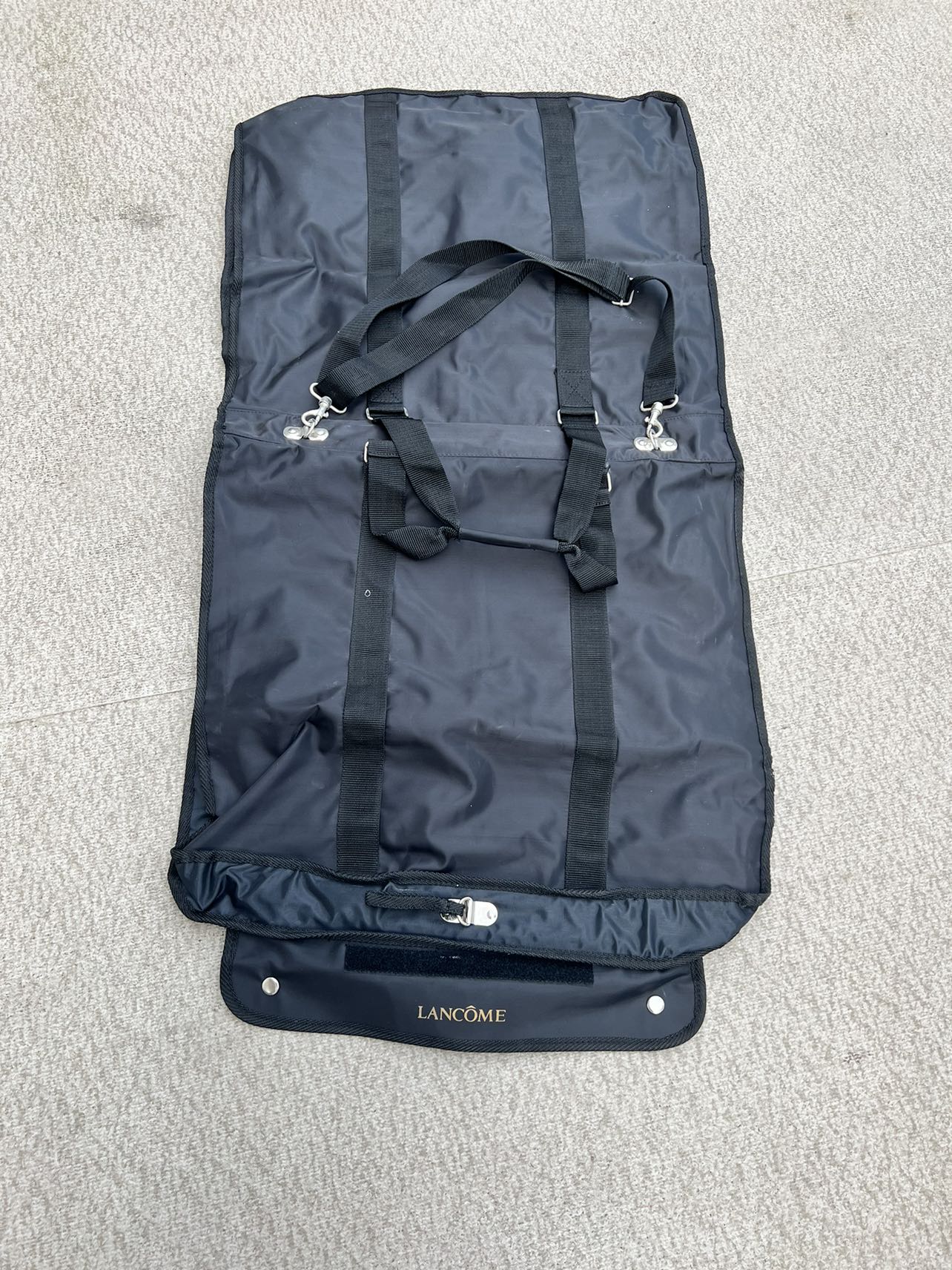 Garment Bag thumbnail