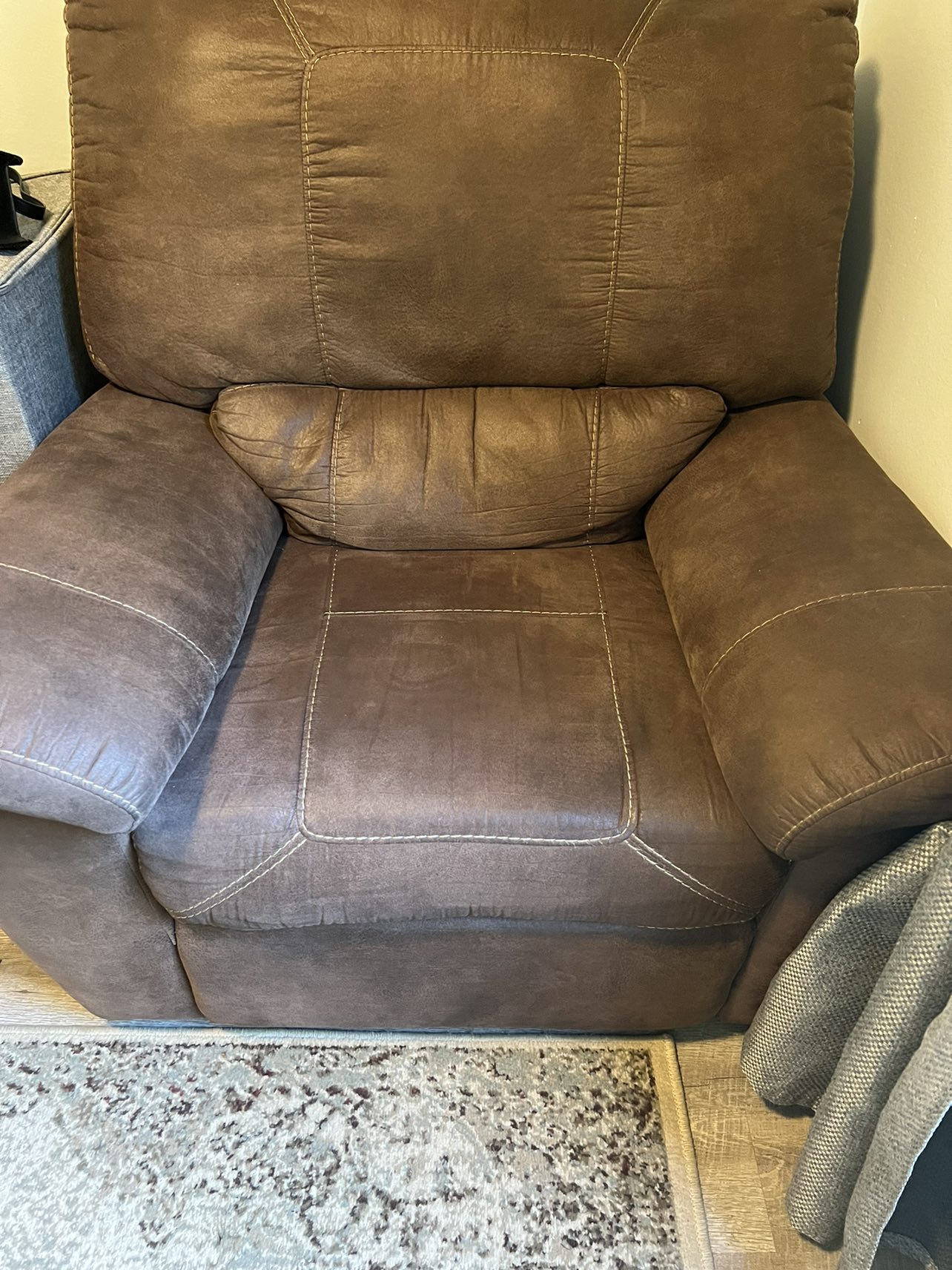 Recliner brown chair thumbnail