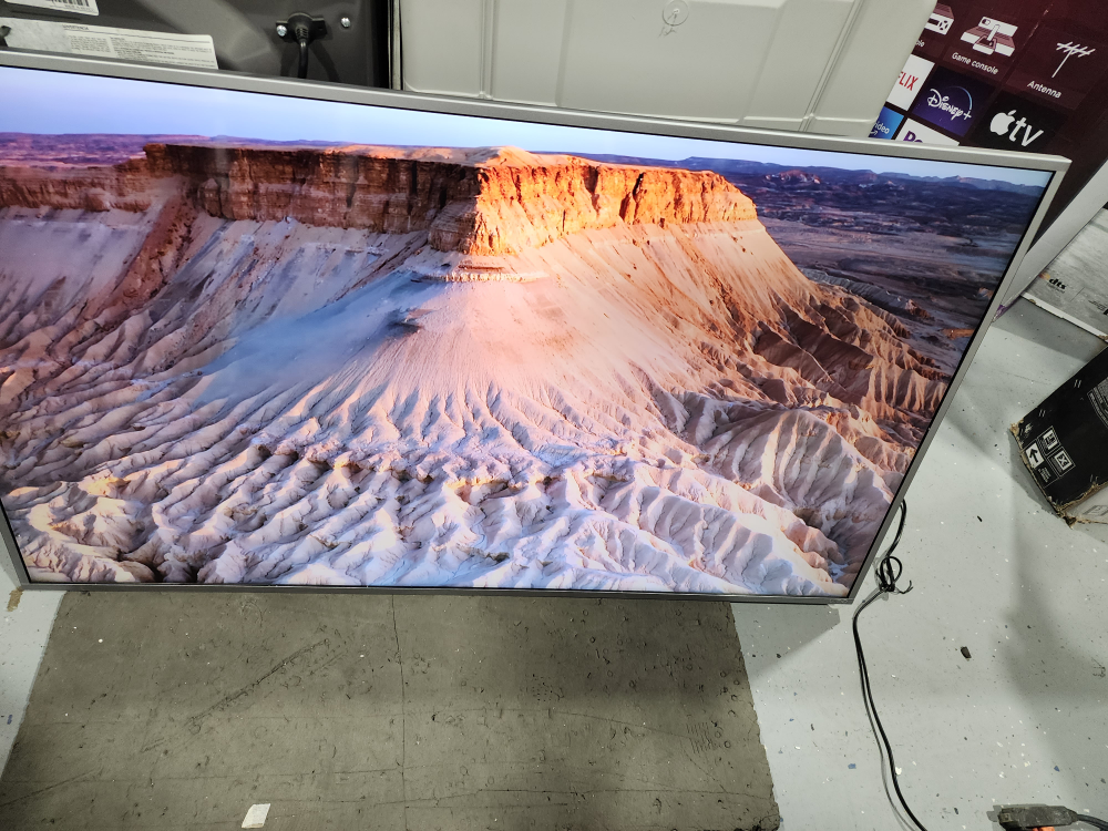 VIZIO 55" 4K SMART TV FOR $289.99 READ THE AD image indicator(9)