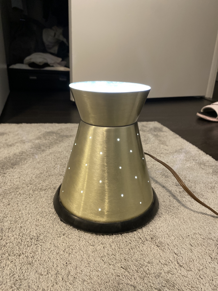 MOVING SALE Vintage Bedside Lamp - photo 3