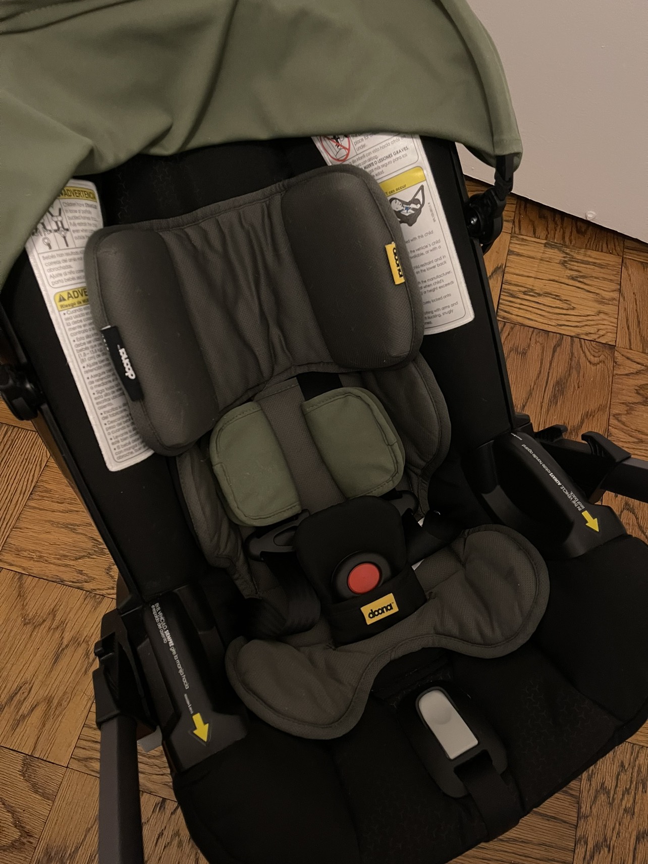 Doona Infant Car Seat with base- Black W/Green - photo 4