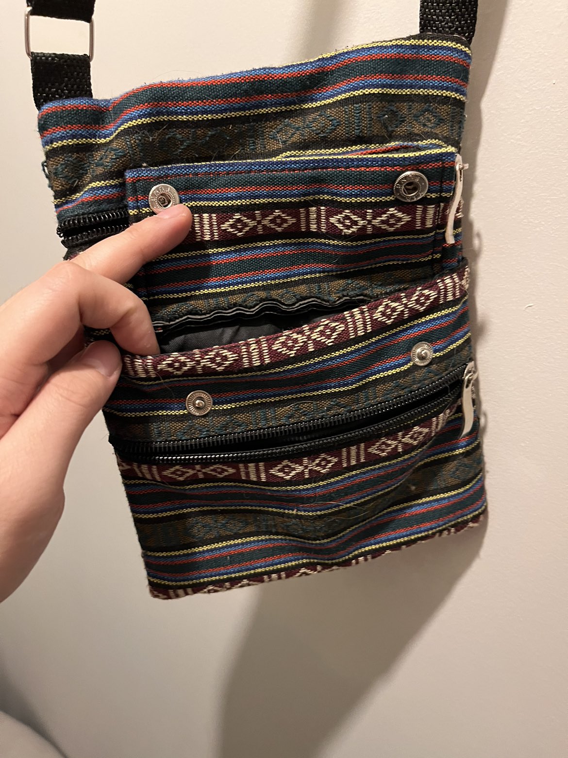 Crossbody pouch #freecycle image indicator(2)