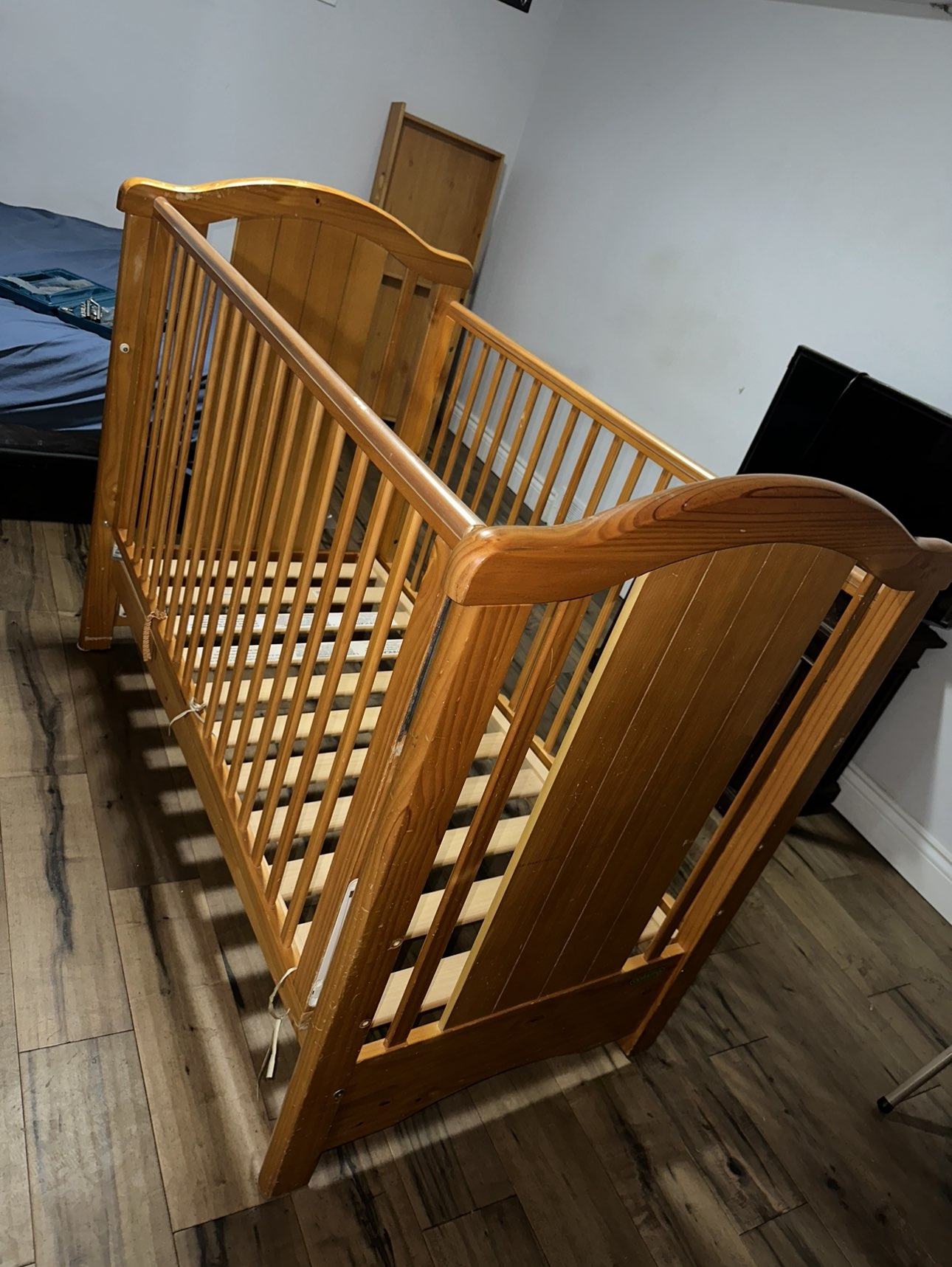 Baby /toddler crib - photo 3