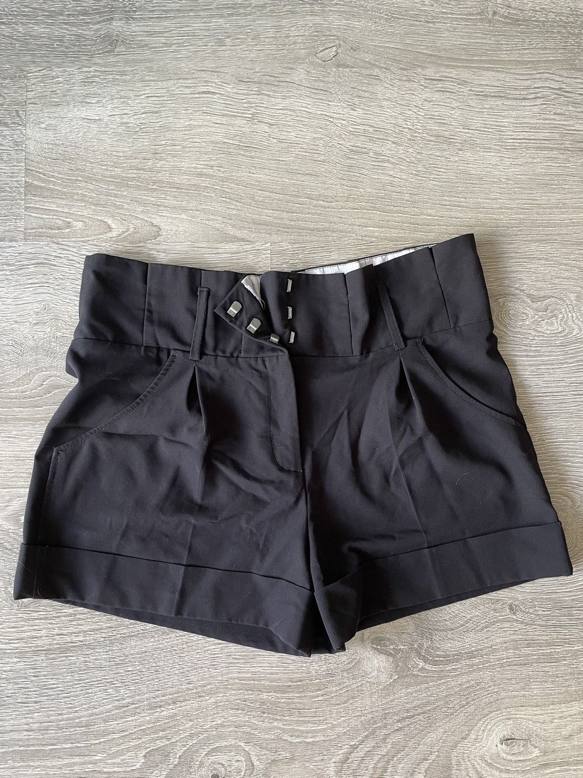 Black high waisted shorts size40/L