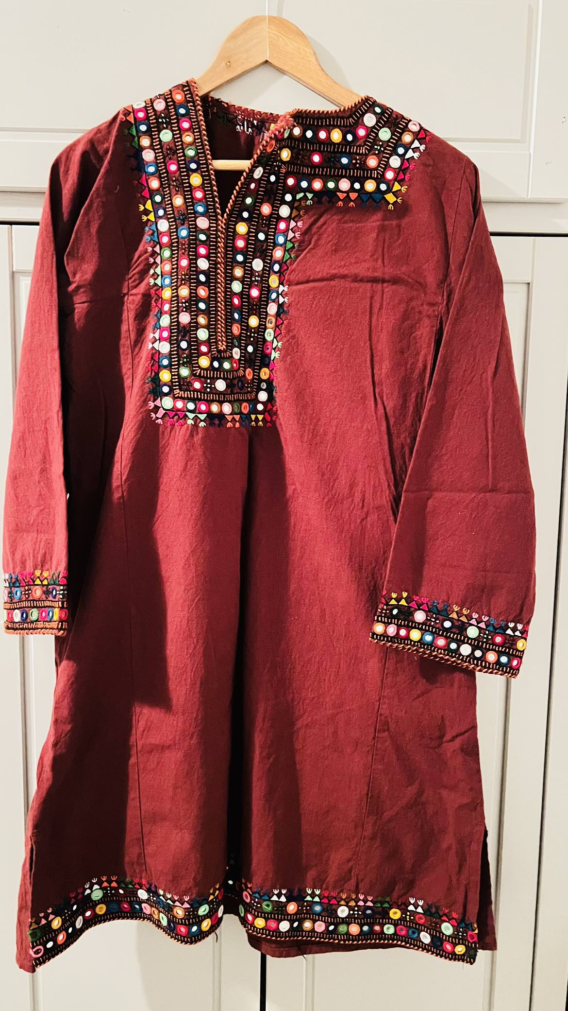 Pakistani Hand embroidered shirt image indicator(2)