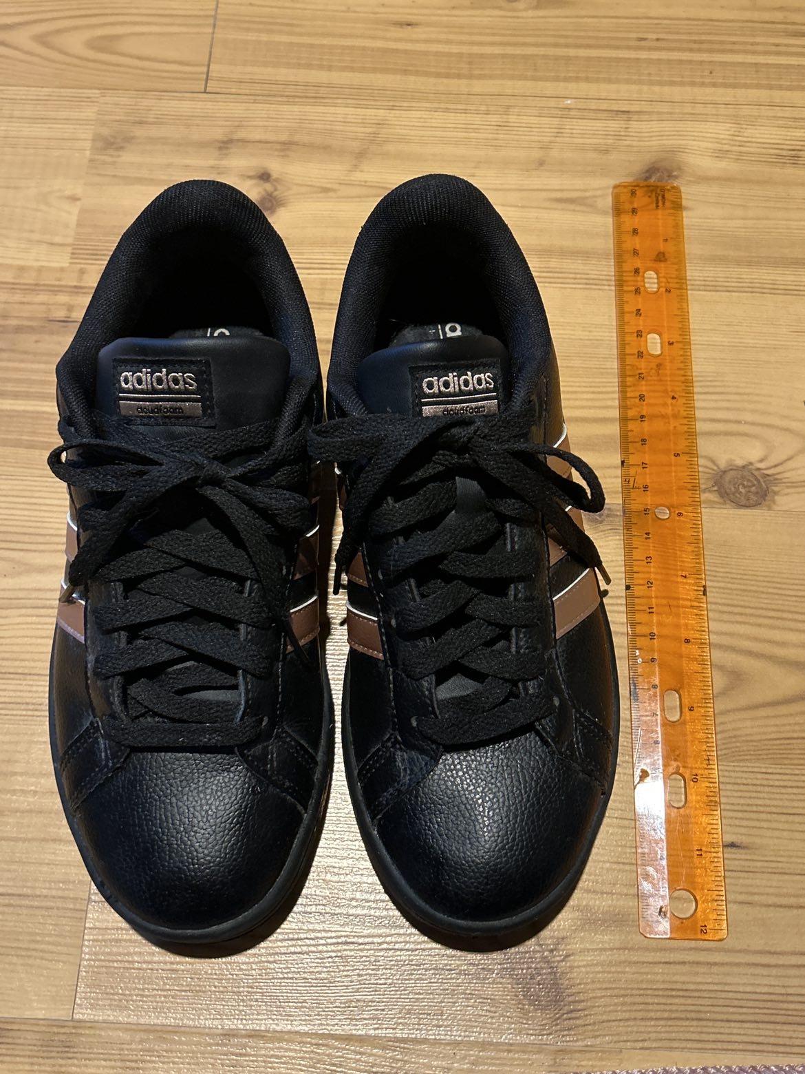 Adidas black/rose gold image indicator(2)
