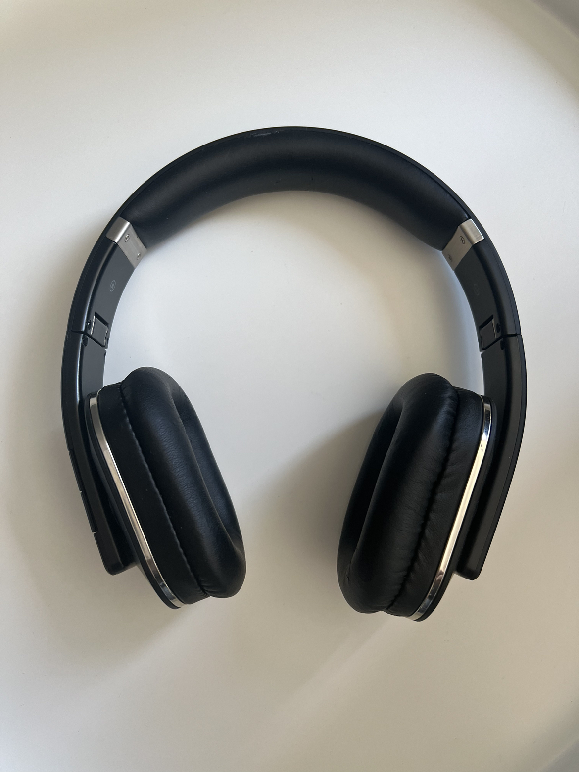 Bluetooth Wireless Over Ear Headphones thumbnail