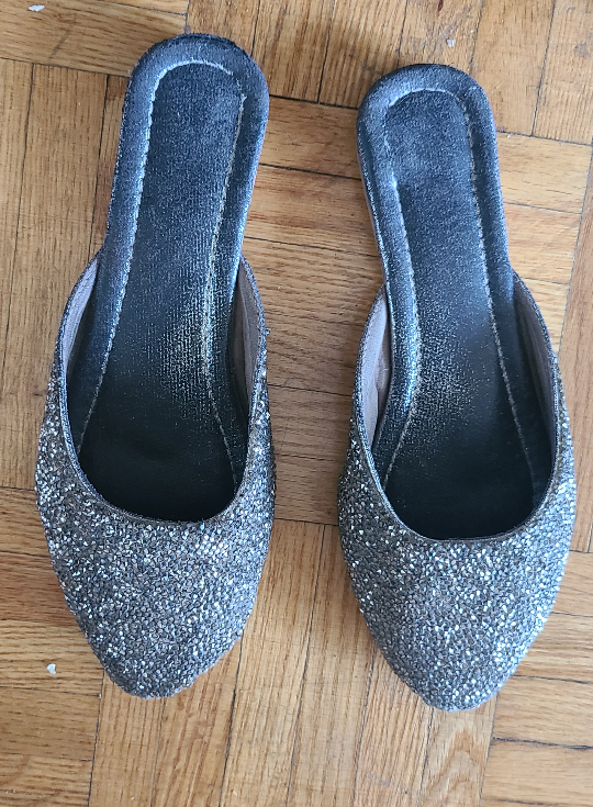 silver slide in flat footwear #freecycle