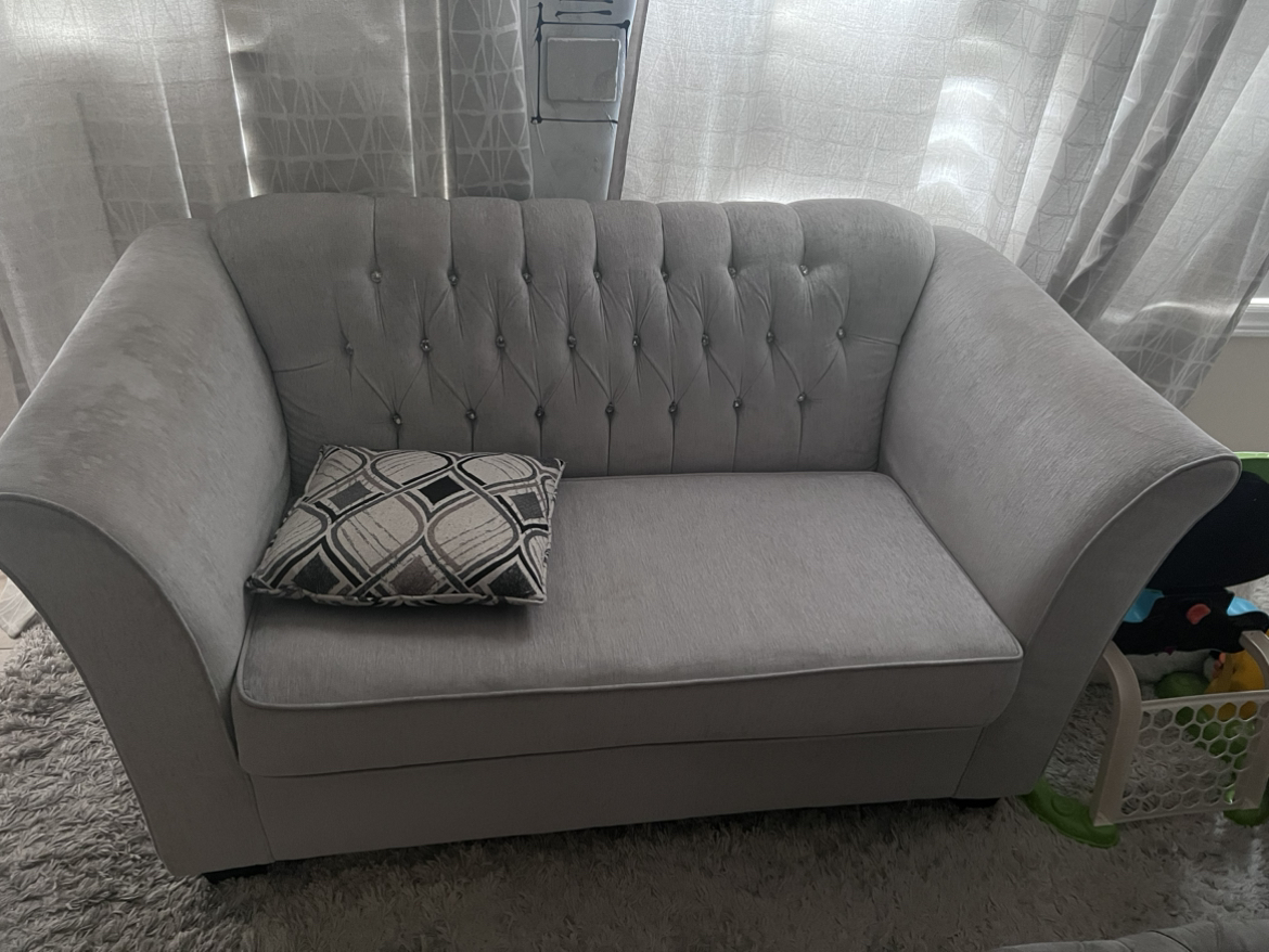 Love seat thumbnail
