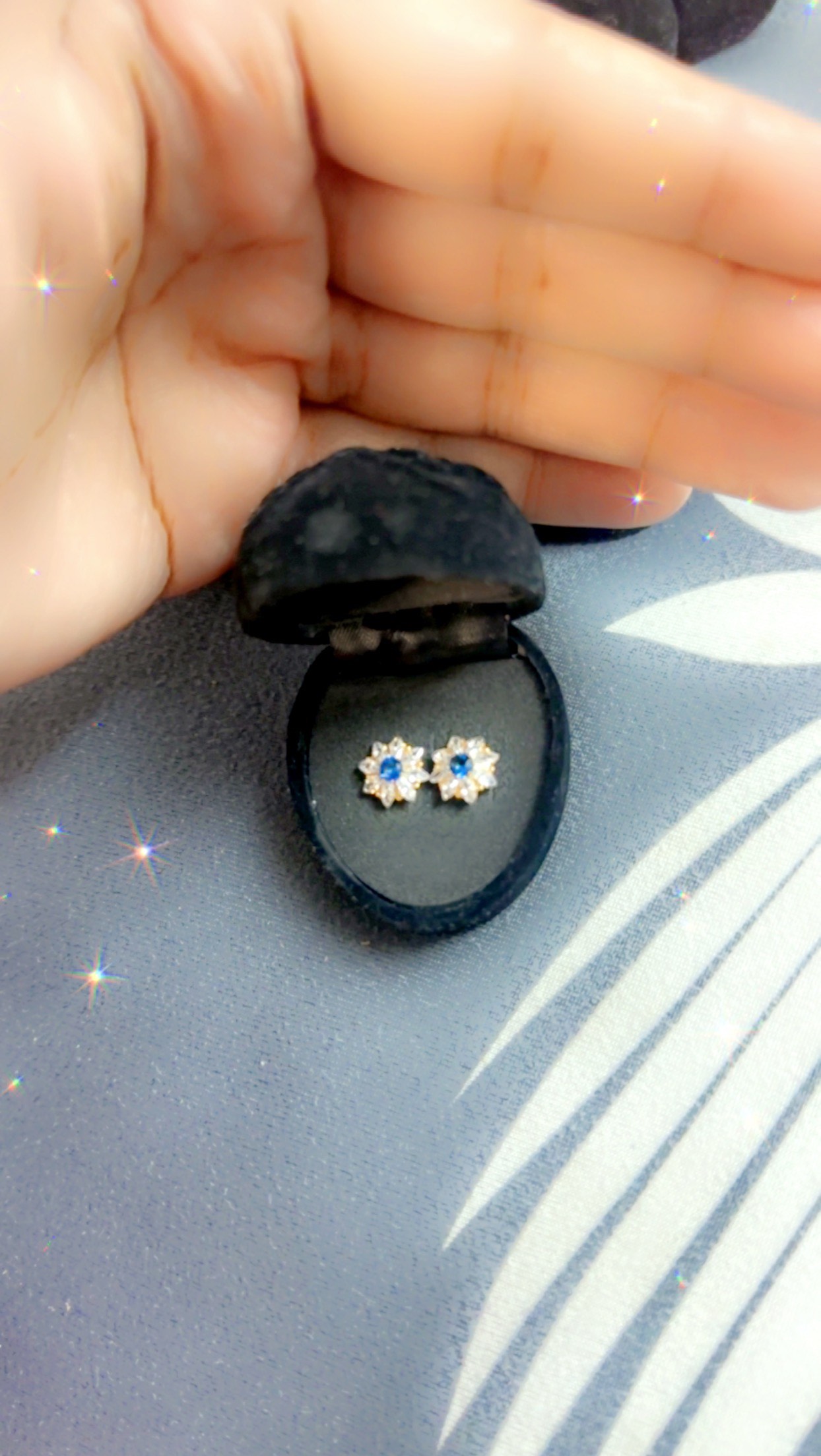 18k gold earring thumbnail
