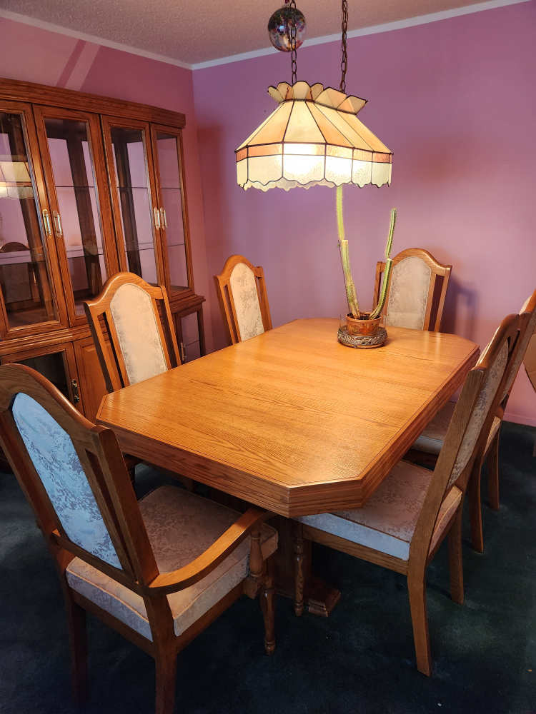 Dining room table