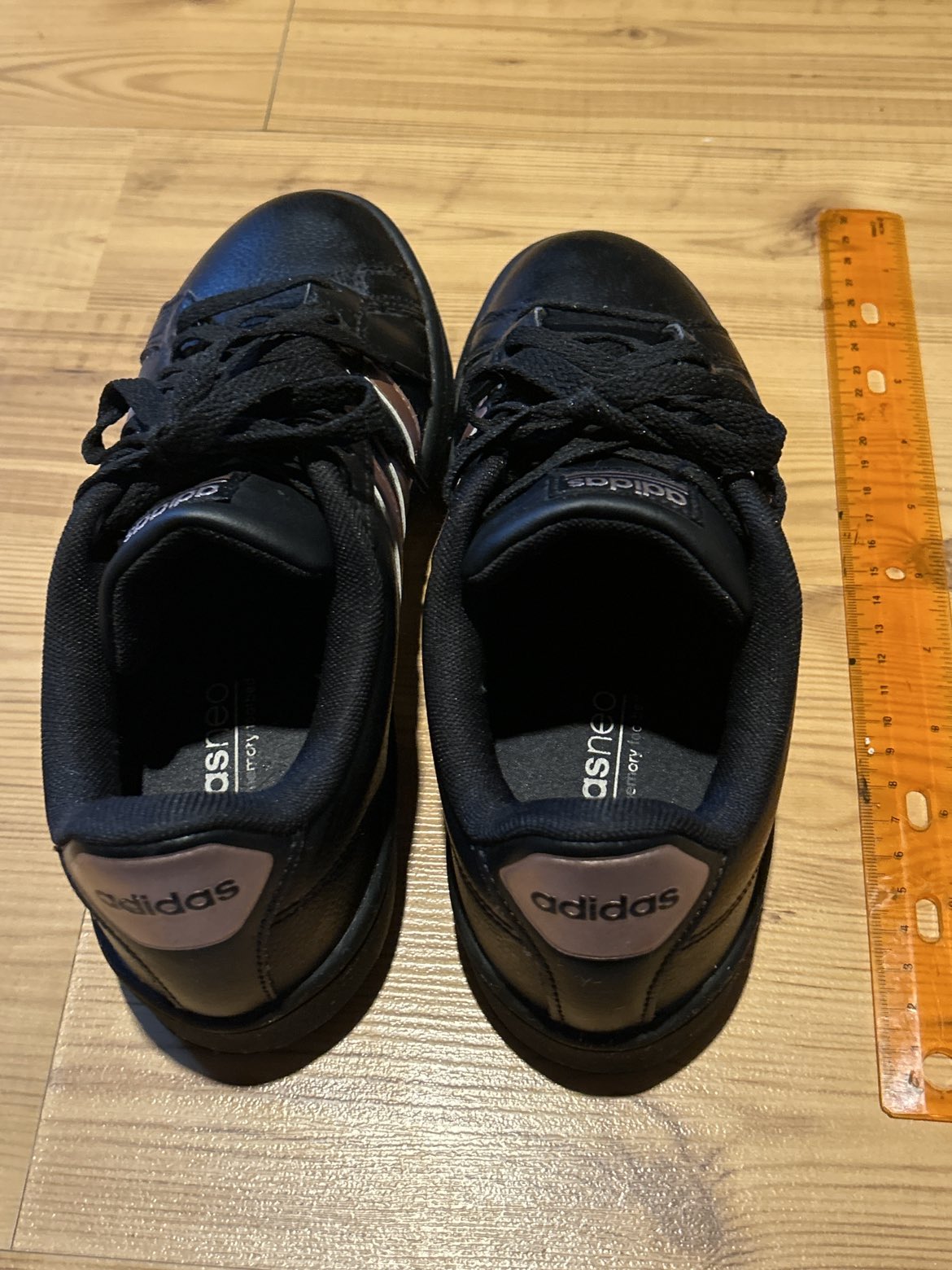 Adidas black/rose gold image indicator(5)