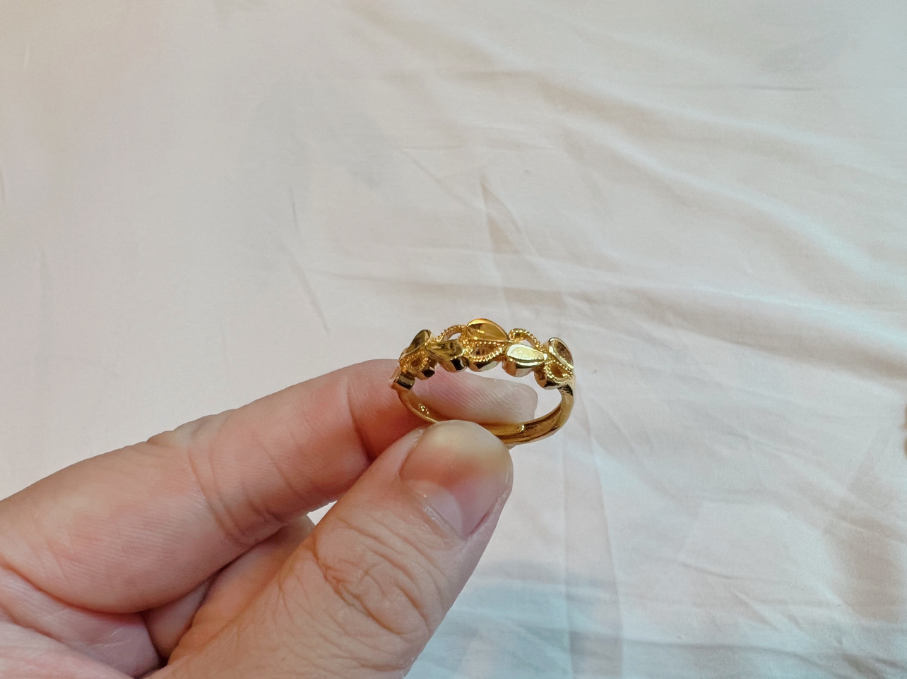 Golden Heart Ring NEW image indicator(2)