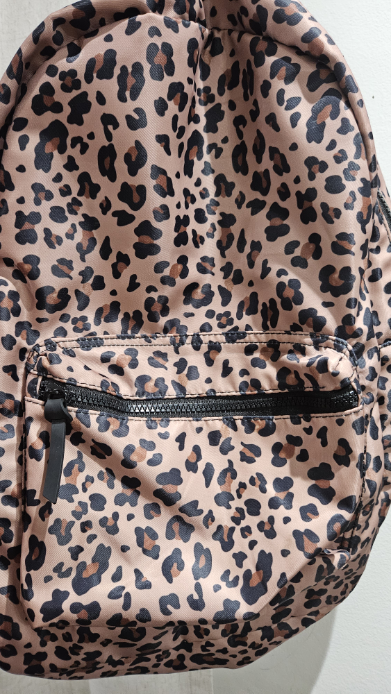 leopard backpack image indicator(3)