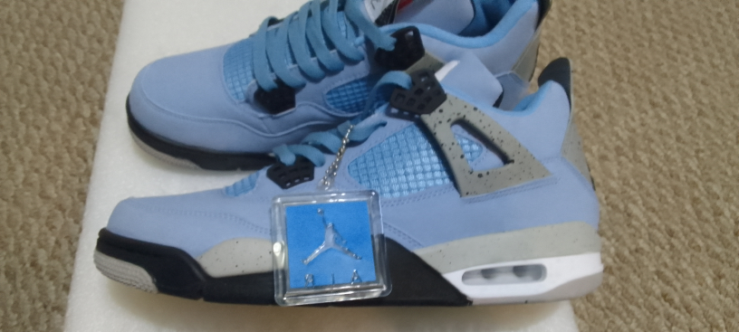JORDAN'S  4s size 10 brand new never been worn - photo 2