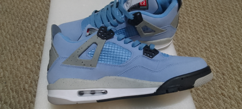 JORDAN'S  4s size 10 brand new never been worn - photo 3