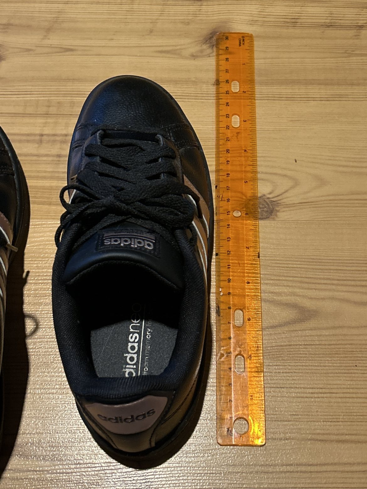 Adidas black/rose gold image indicator(6)