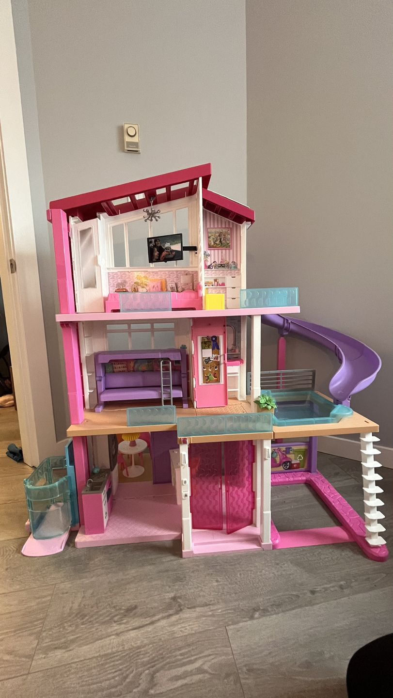 Barbie Dream house w/ Chelsea camper & more