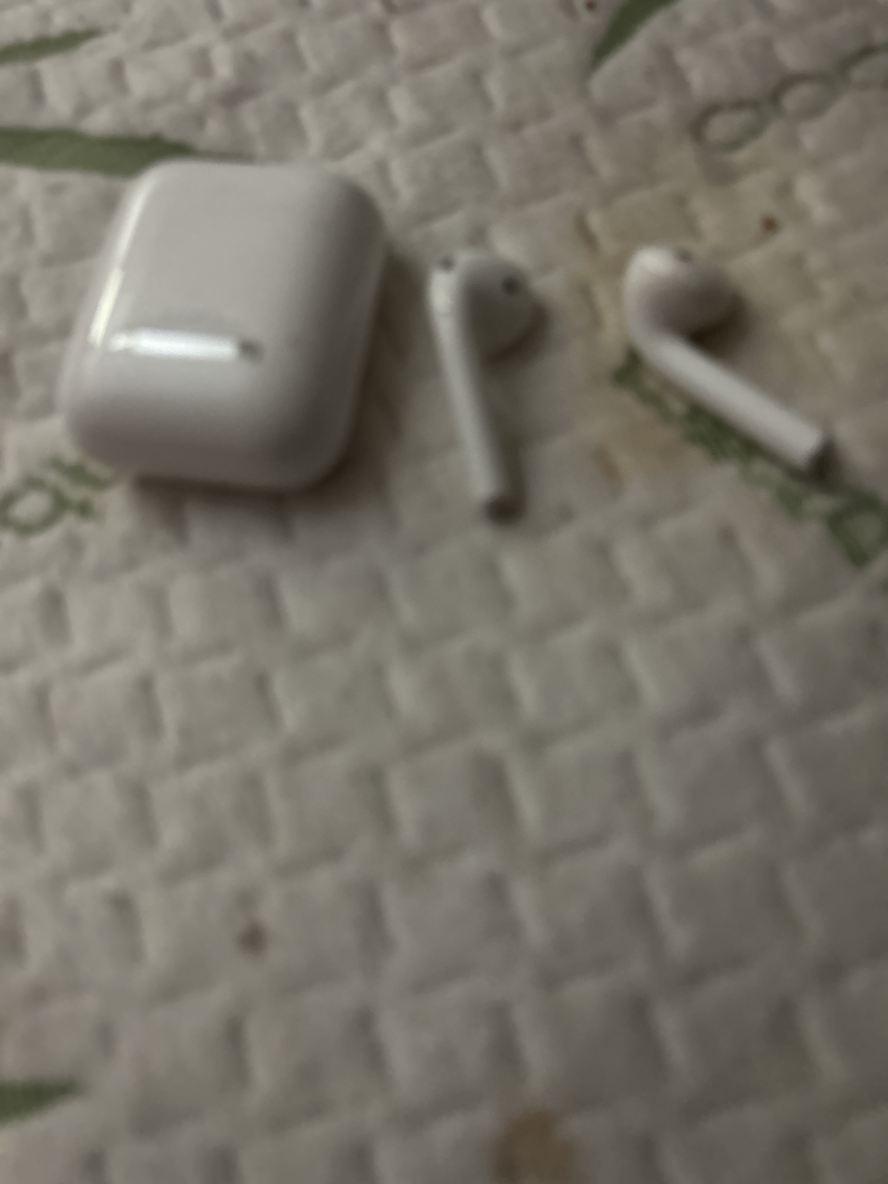 Apple series 2 AirPods