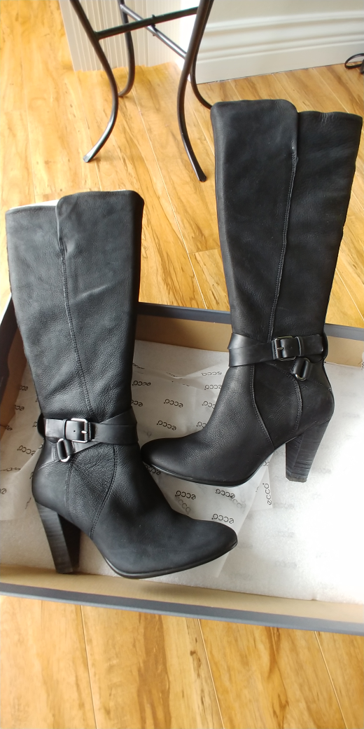 Ecco woman brand New Leather Boots 5.5 thumbnail