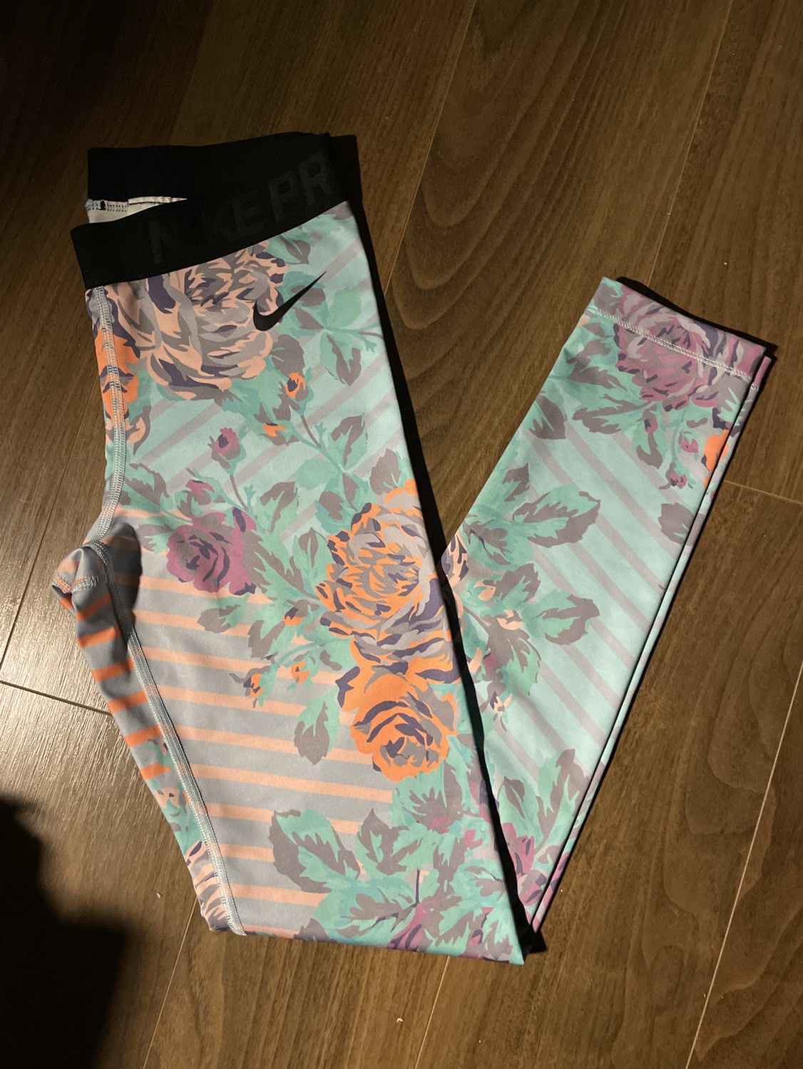 [Final Price] Nike Floral Leggings thumbnail