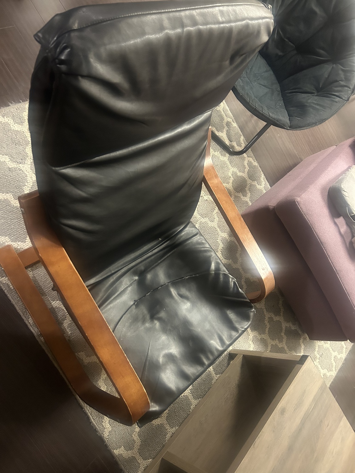 Black leather chair - photo 2