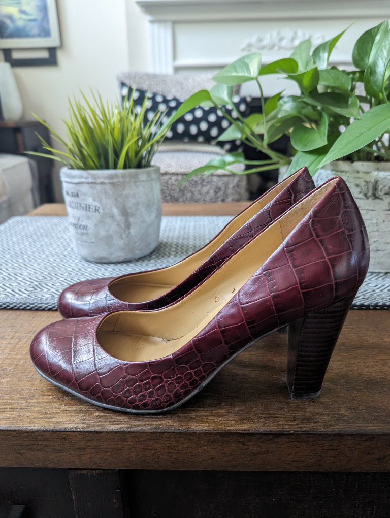 Maroon Leather Heels / Pumps Nine West Size 7.5 thumbnail