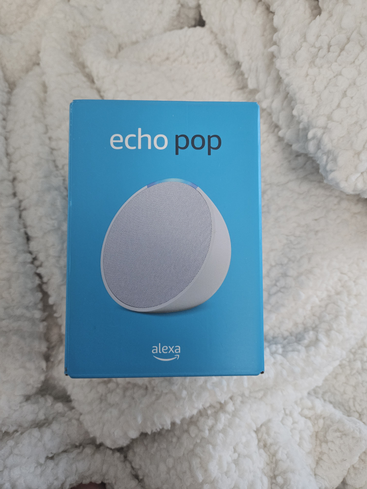 Amazon AI speaker Echo pop new