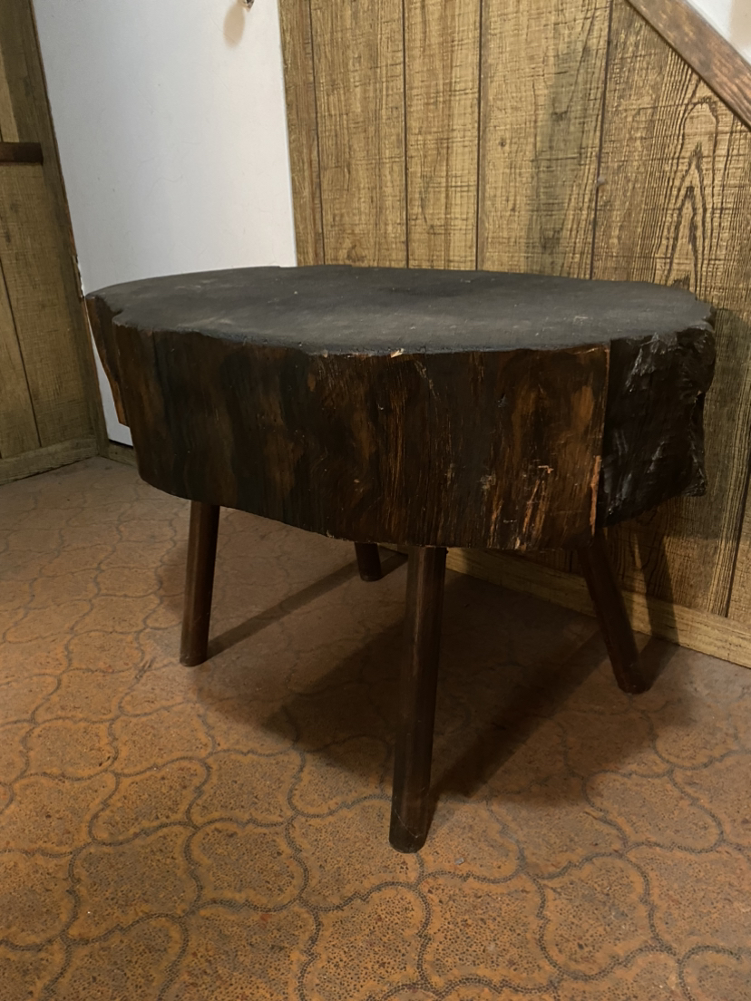 Tree slice table and chair thumbnail
