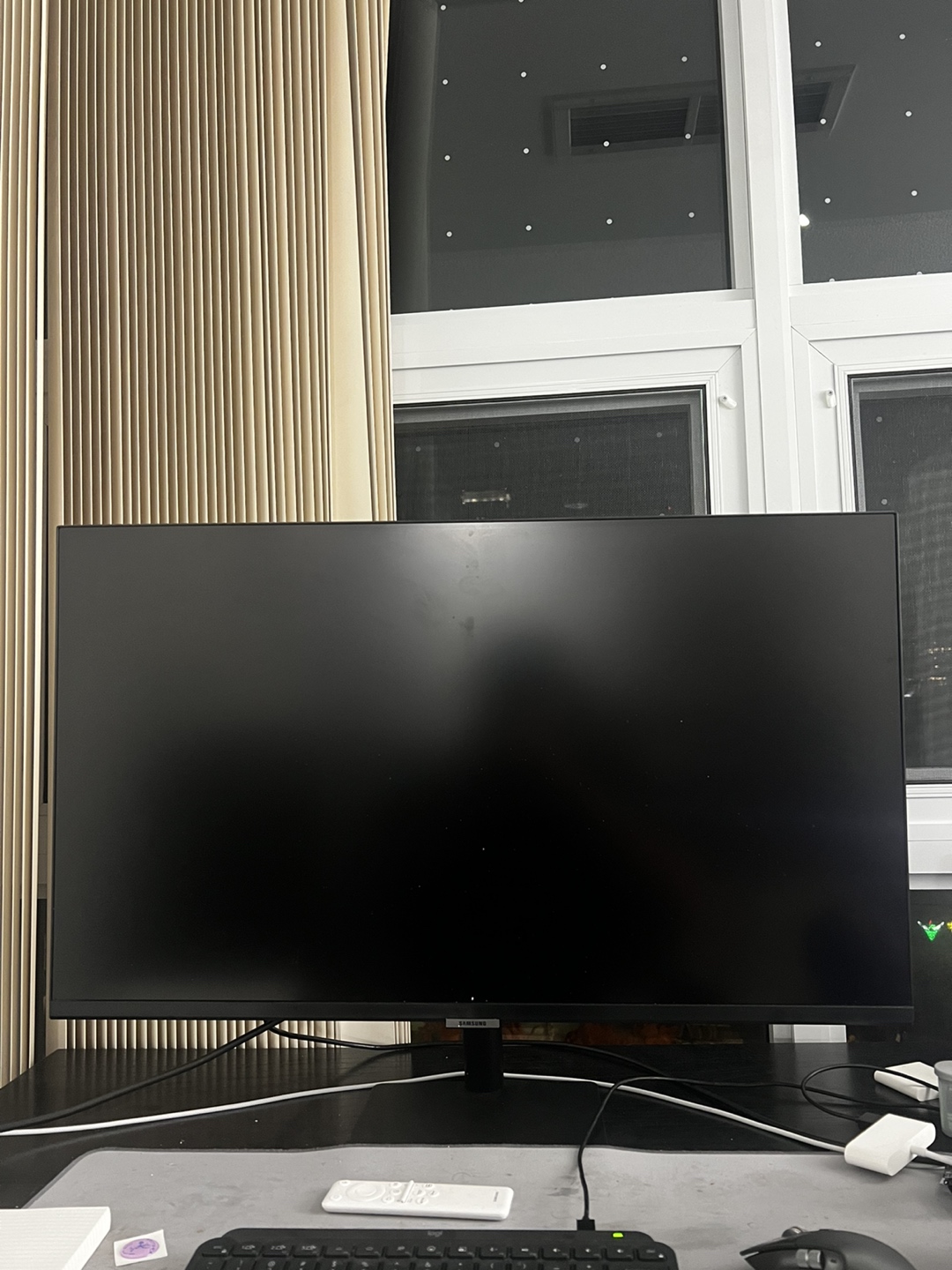 Samsung 32-inch monitor thumbnail
