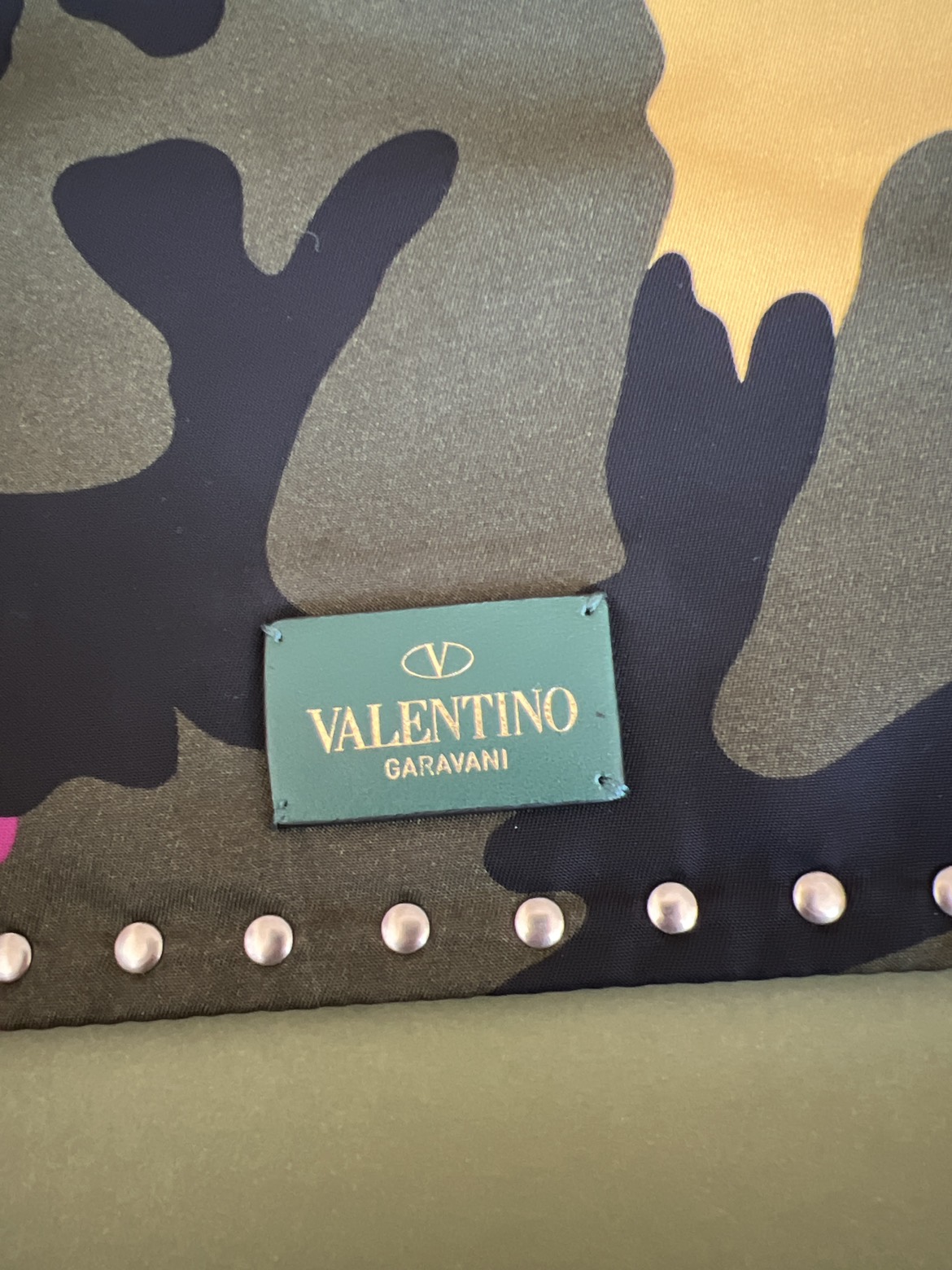 Valentino Rockstud fabric clutch - photo 4