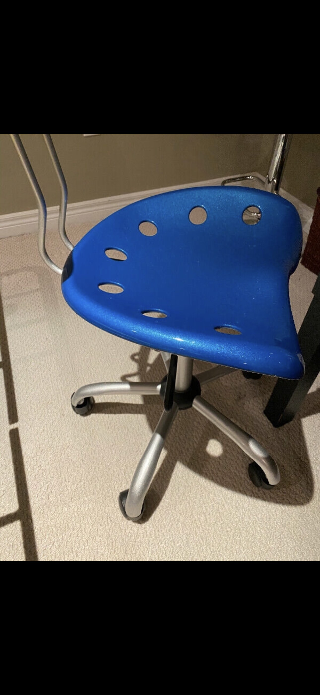 Swivel desk chair thumbnail