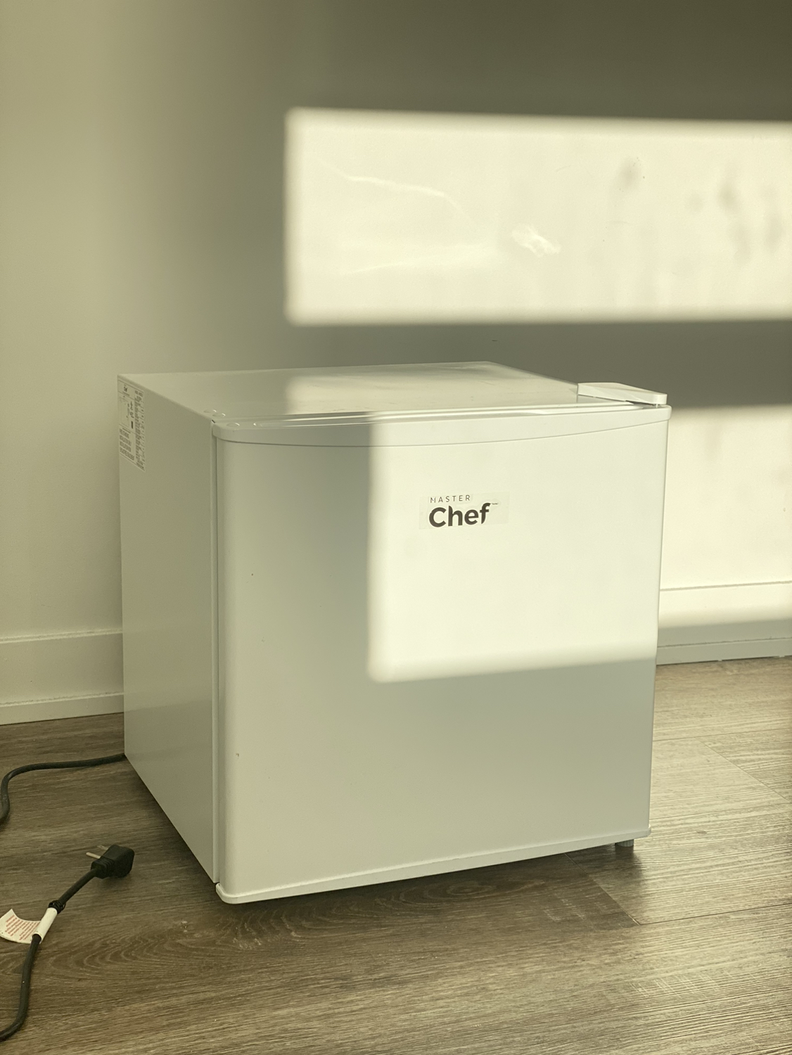 Mini Bar Fridge (perfect condition)