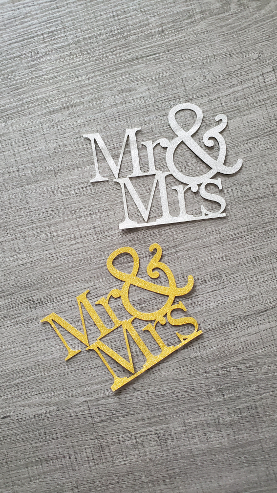 Mr & Mrs cake topper. Wedding cake topper
