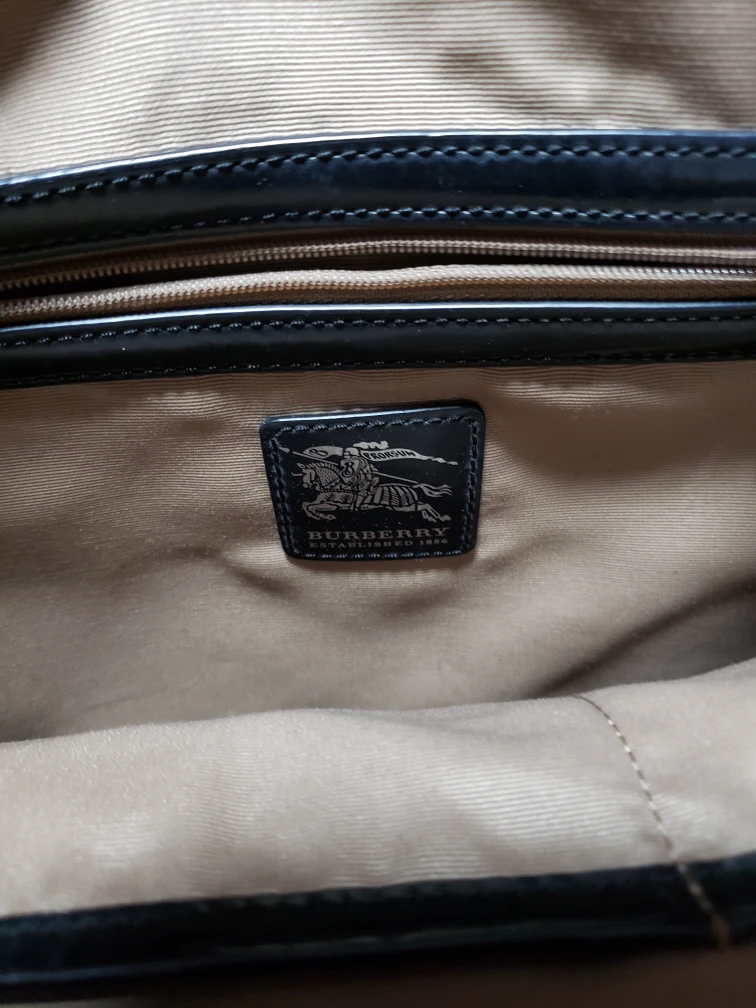 Burberry handbag image indicator(7)