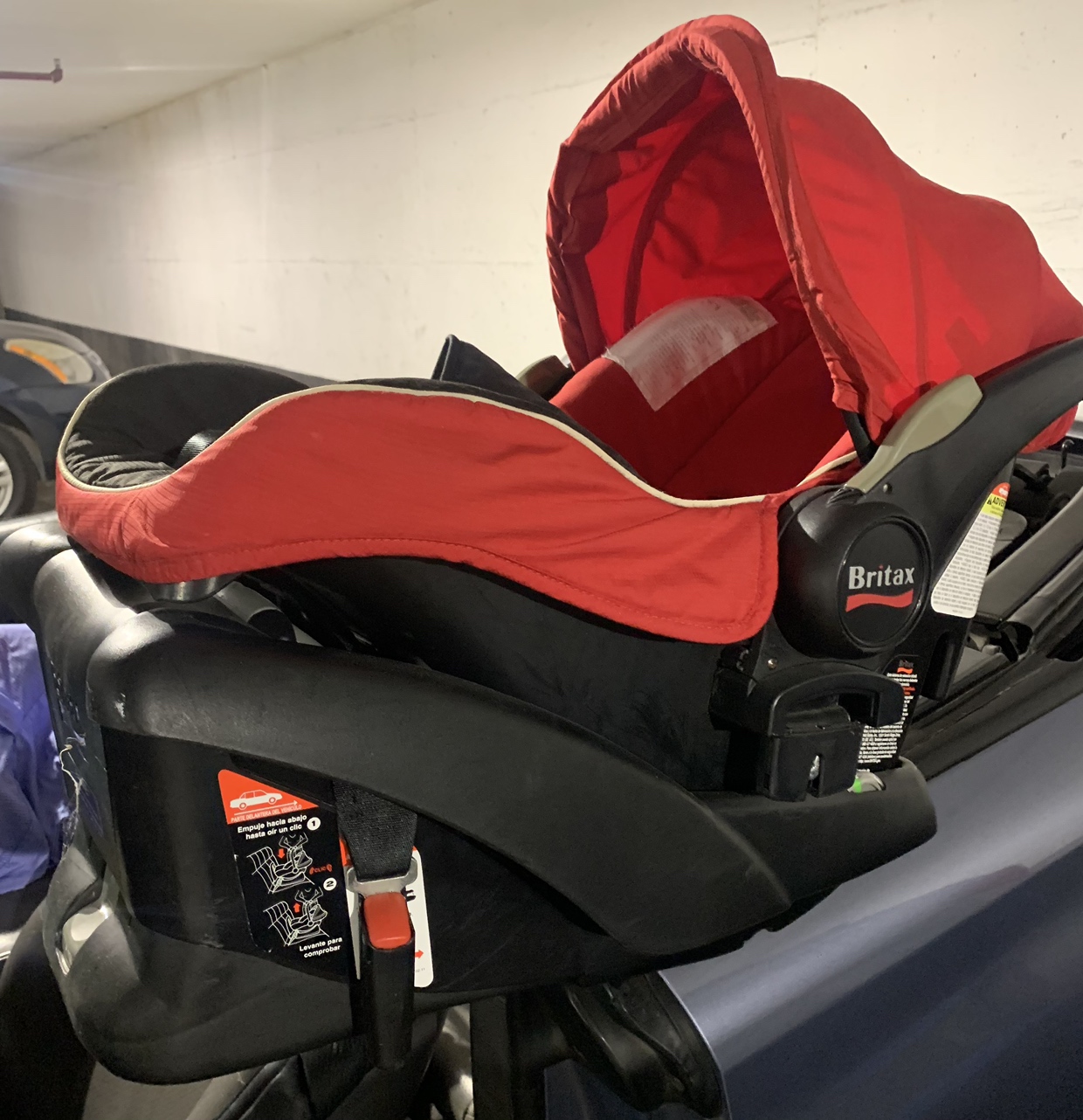 BABY CAR SEAT (Britax B-SAFE) image indicator(10)