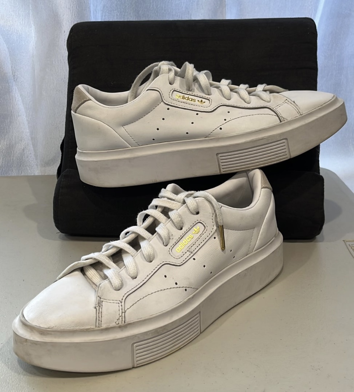 Adidas Women Sneakers #Freecycle image indicator(2)