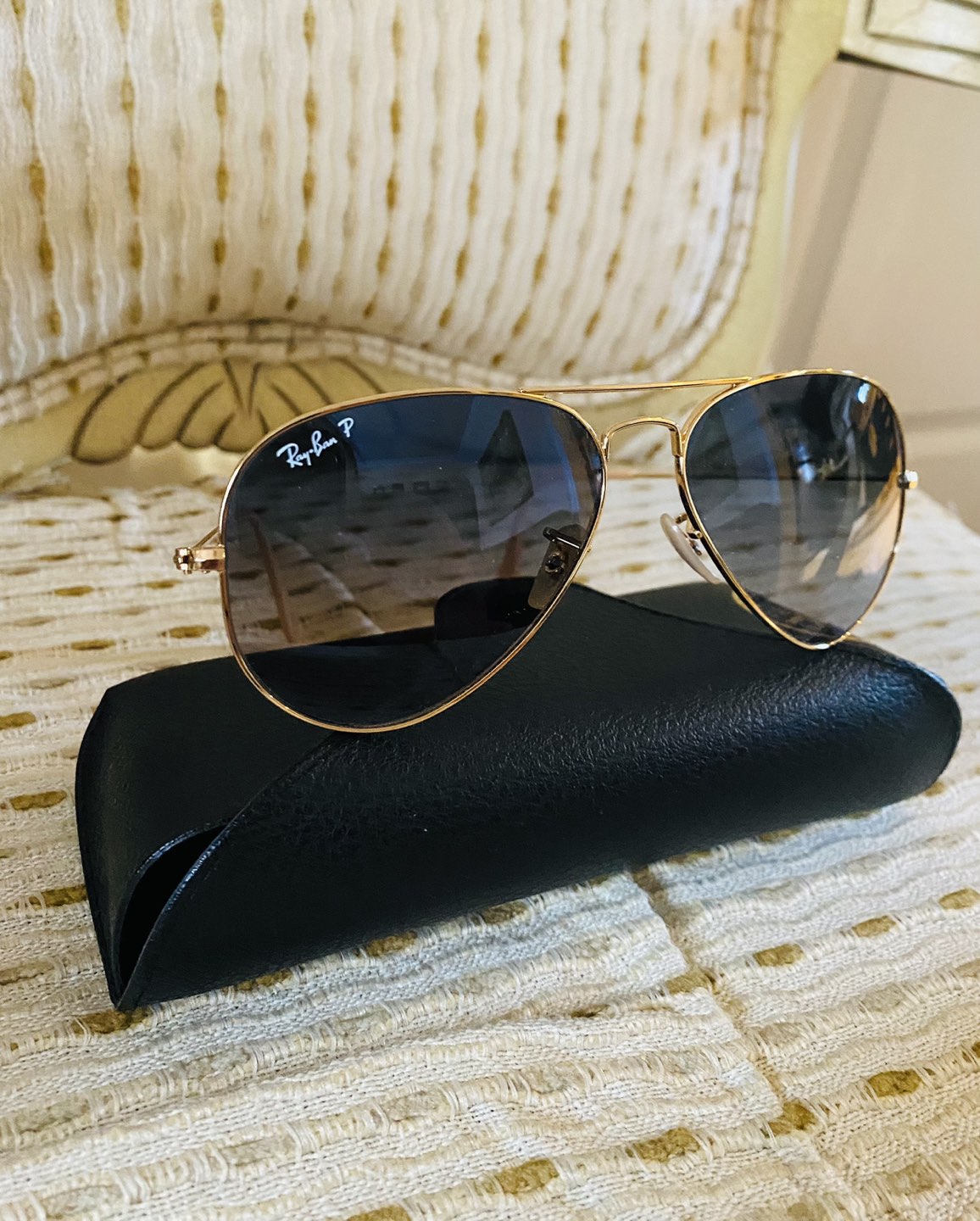 Ray Ban Classic Aviator Sunglasses with Polarized Lenses image indicator(2)