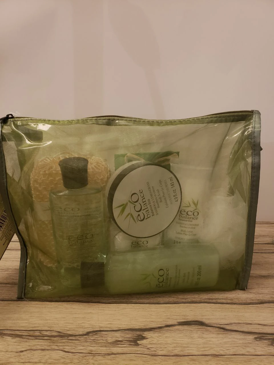 brand new toiletries kit thumbnail